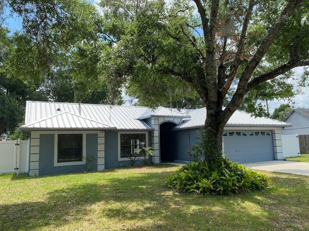 Property Photo:  1311 Heather Glen Drive  FL 32724 