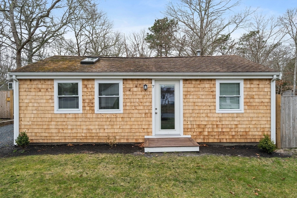 Property Photo:  7 Circuit Rd W  MA 02673 