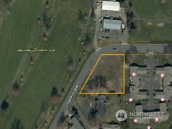 Property Photo:  915 Country Club Road  WA 99362 