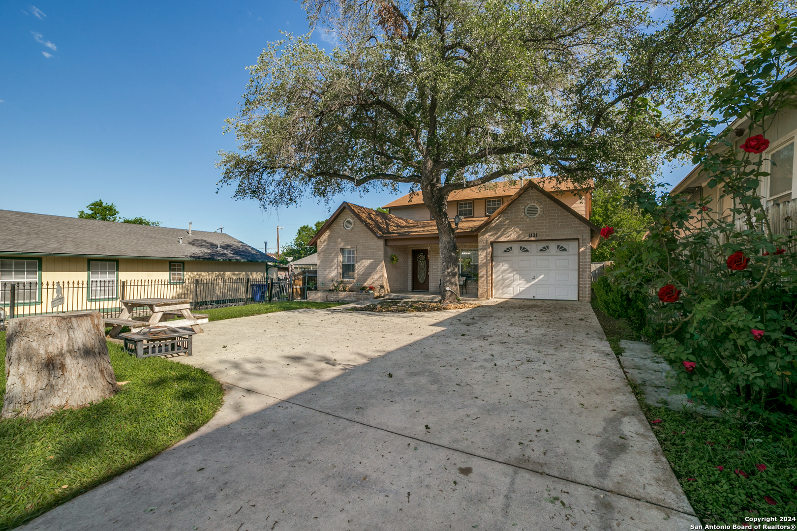 Property Photo: 1131 Alametos TX 78201