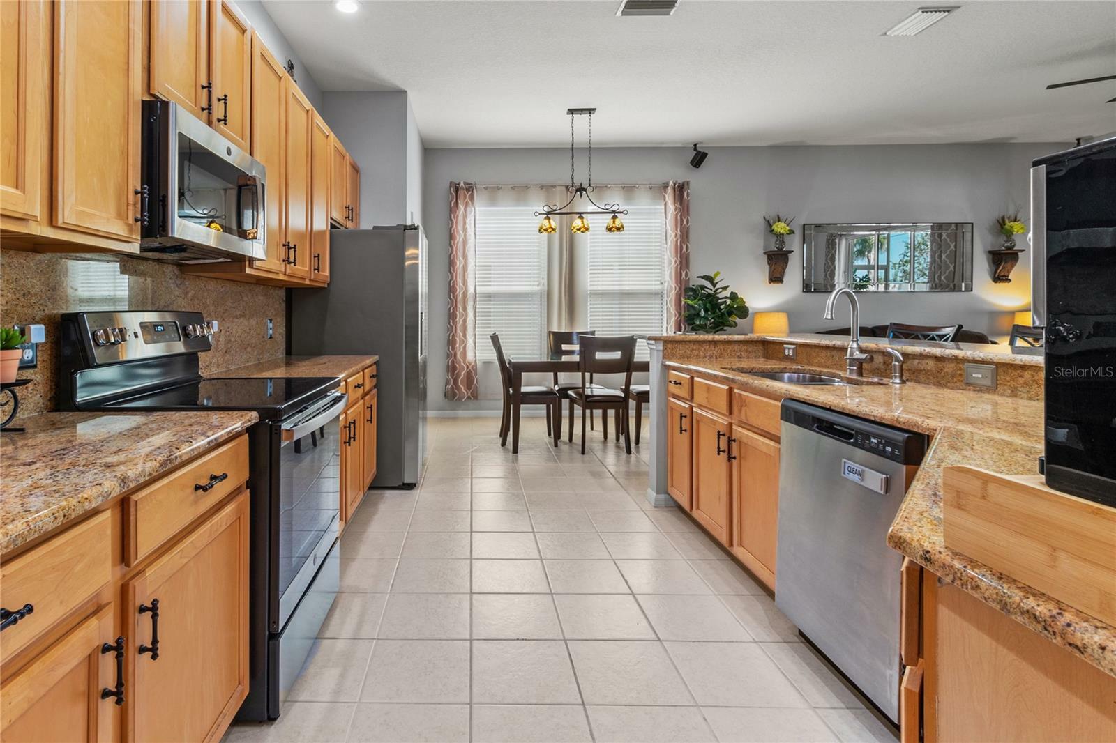 Property Photo:  5610 52nd Avenue W  FL 34210 