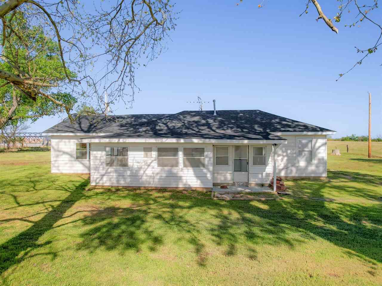 Property Photo:  2300 W Cowboy Hill Road  OK 74601 