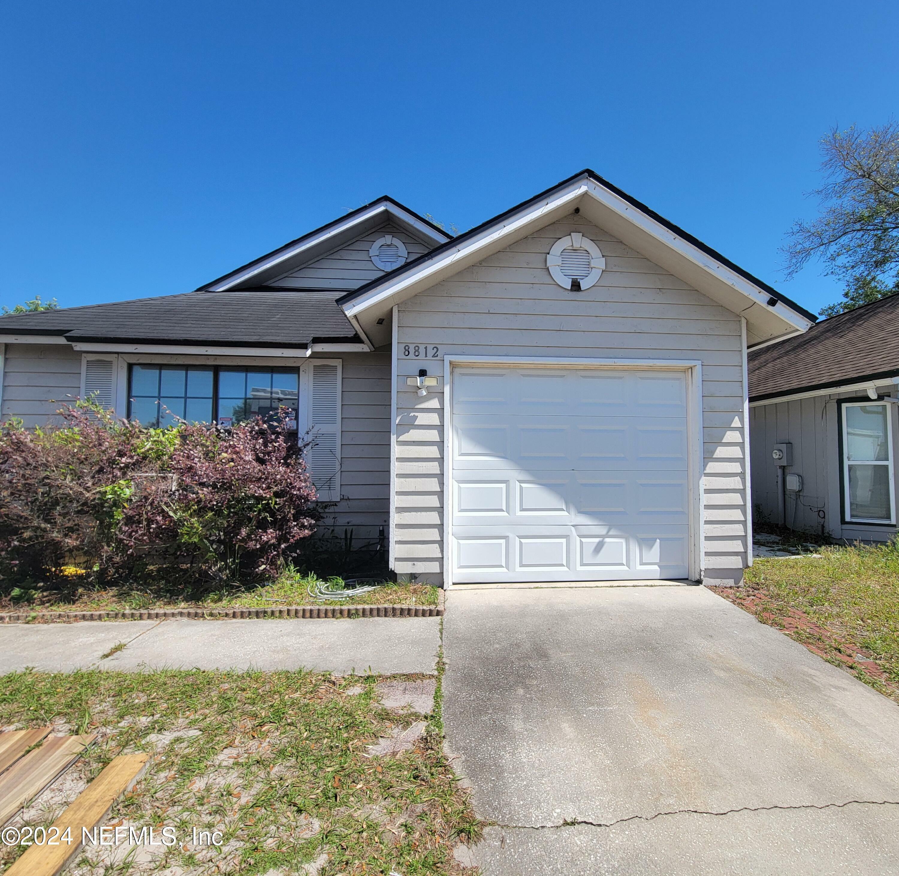 Property Photo:  8812 Townsquare Court  FL 32216 