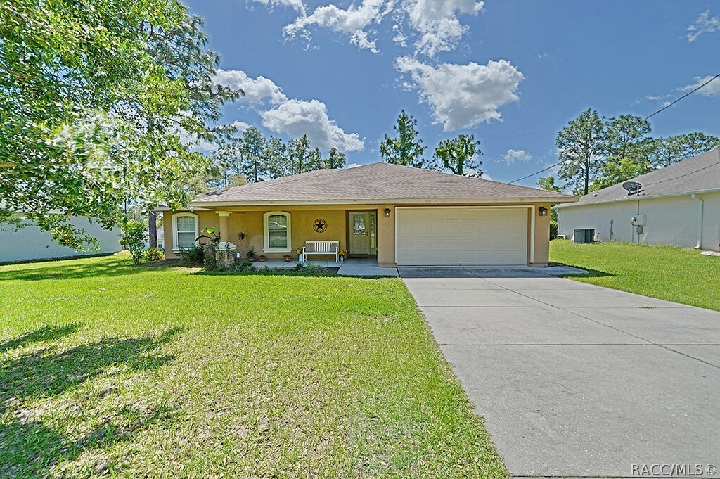 Property Photo:  1990 W Linden Drive  FL 34434 