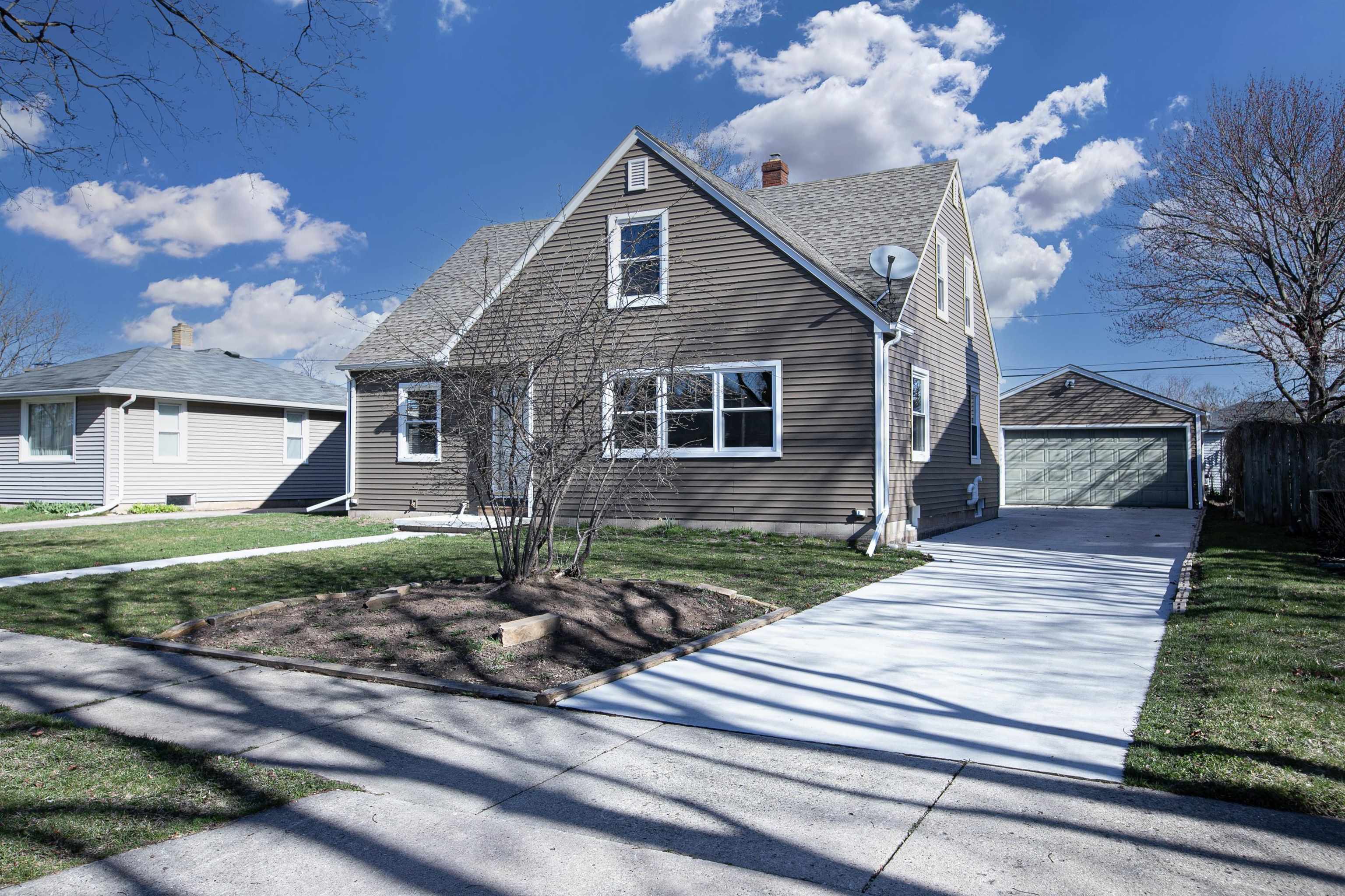 Property Photo:  506 E Lindbergh Street  WI 54911 