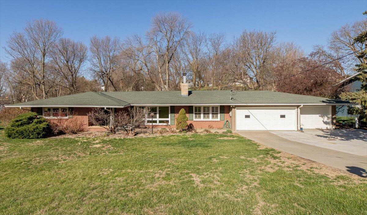 106 Brentwood Heights  Council Bluffs IA 51503 photo