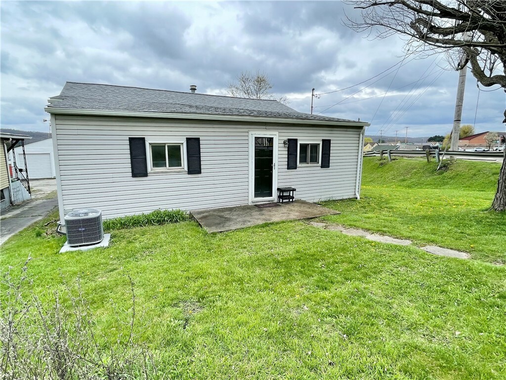 Property Photo:  7434 Big Beaver Blvd  PA 16157 