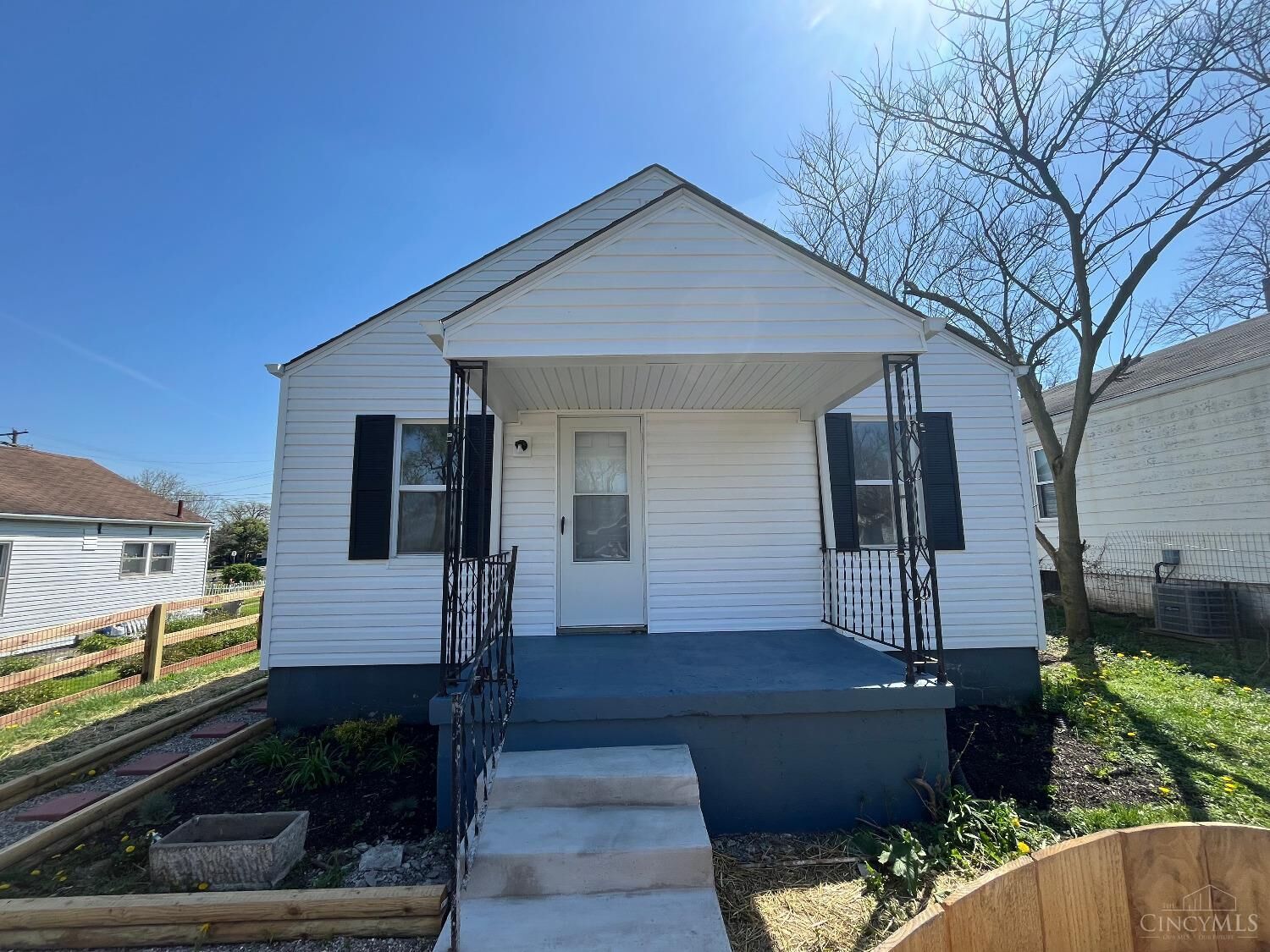 Property Photo:  1320 Parkamo Avenue  OH 45011 