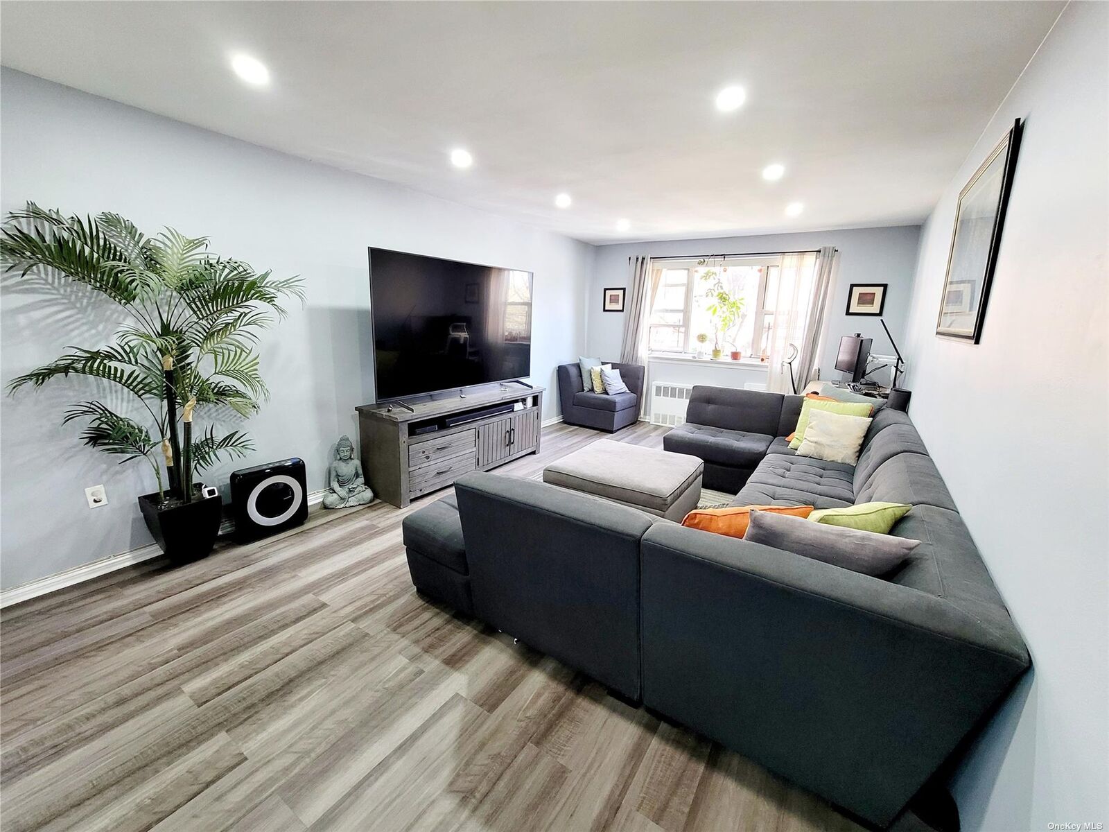 Property Photo:  89-35 155 Avenue 2L  NY 11414 