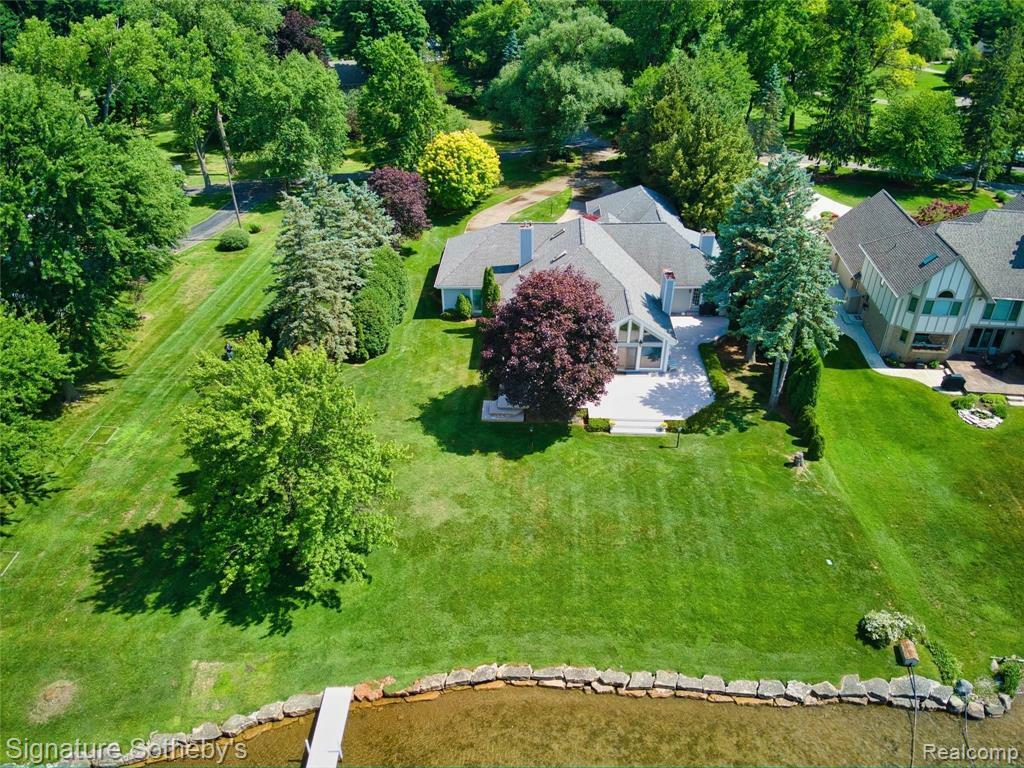 Property Photo:  2020 Lake Angelus  MI 48326 1040 