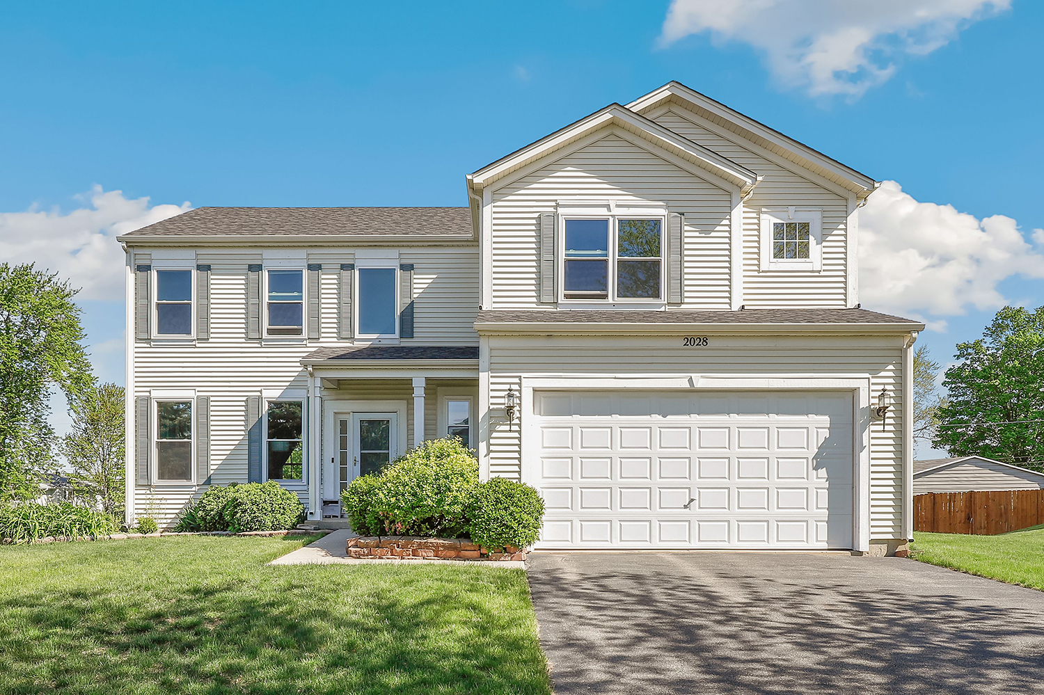 Property Photo:  2028 Stephen Street  IL 60502 