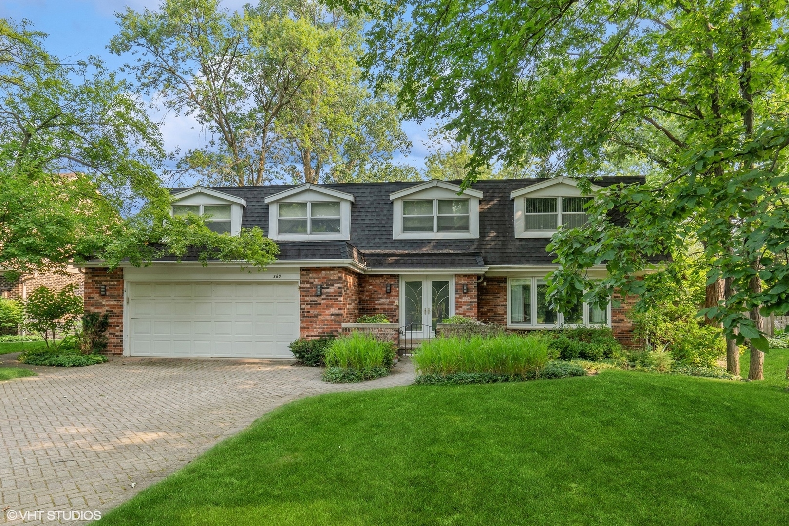 Property Photo:  869 Edgewood Court  IL 60035 