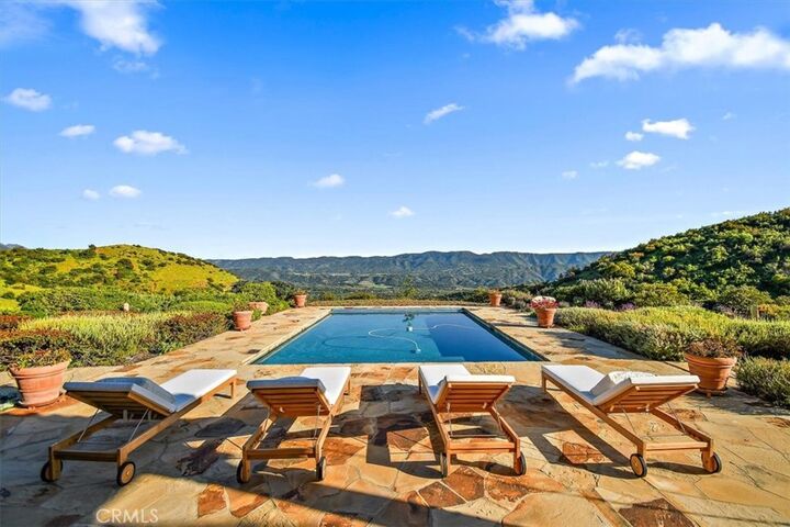 Property Photo:  2835 Hermitage Road  CA 93023 