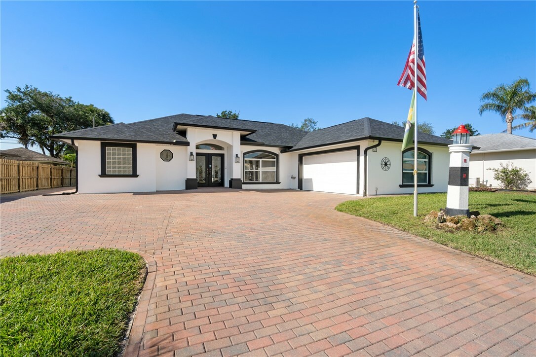 Property Photo:  428 Bywood Avenue  FL 32958 