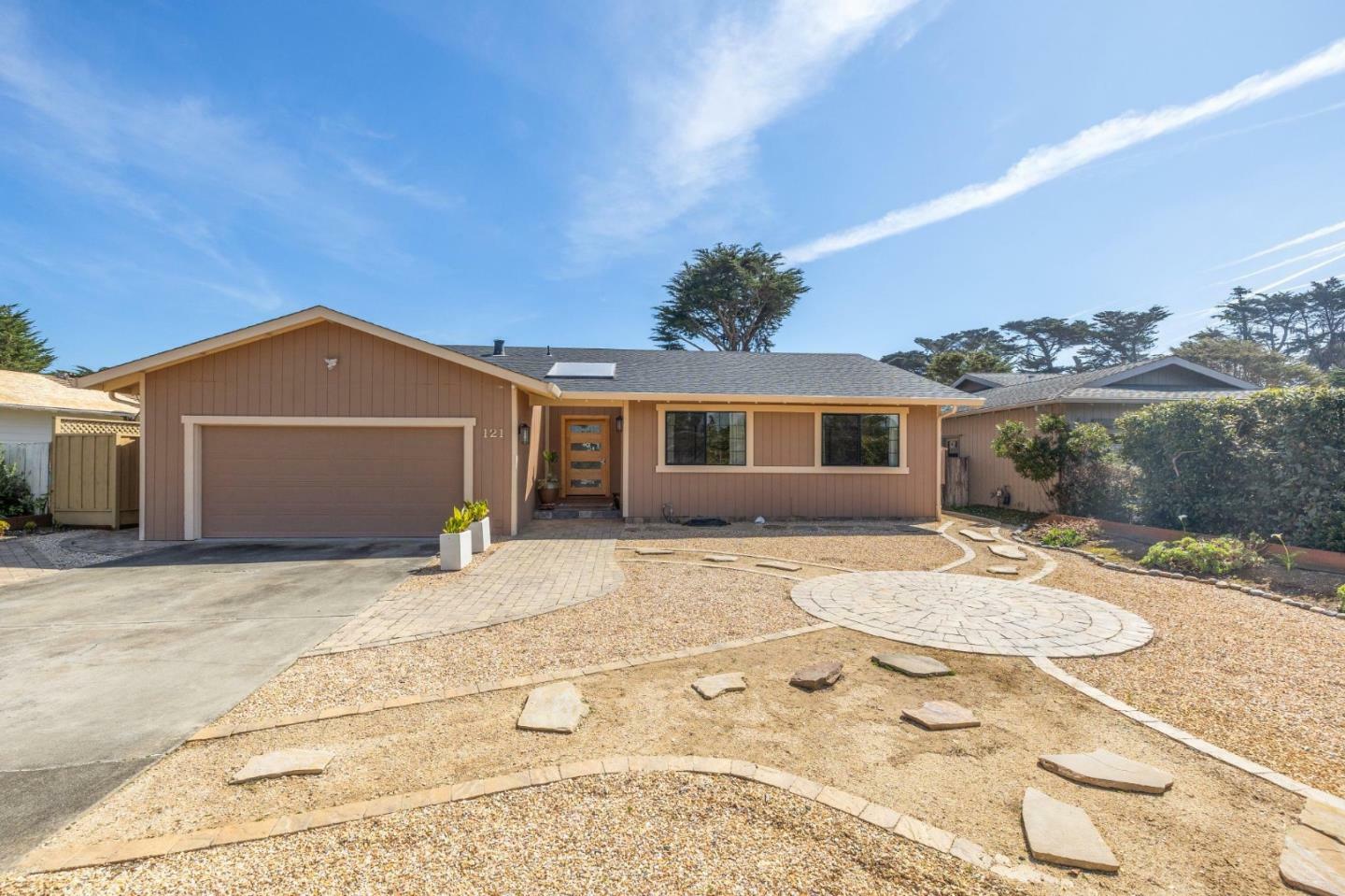 Property Photo:  121 Arbor Lane  CA 94038 