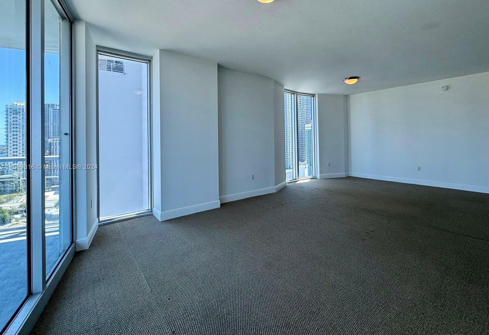 Property Photo:  185 SW 7th St 2411  FL 33130 