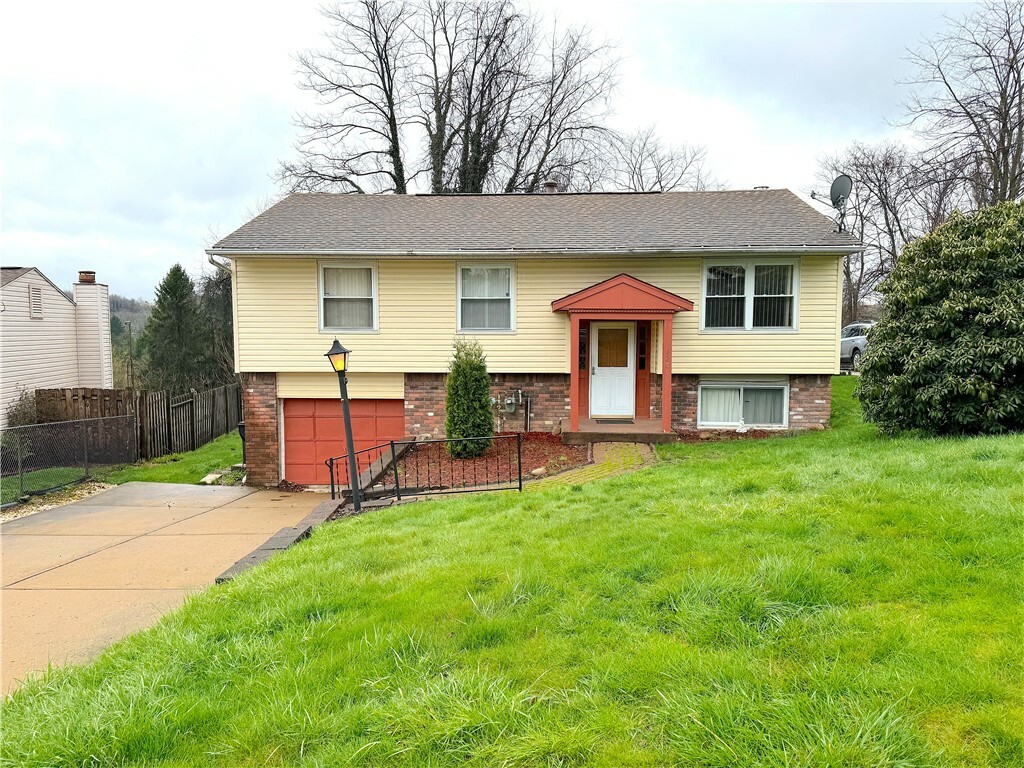Property Photo: 324 Butterfield Dr PA 15642