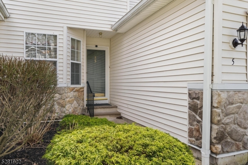 Property Photo:  5 Meadow Lakes Dr  NJ 07419 