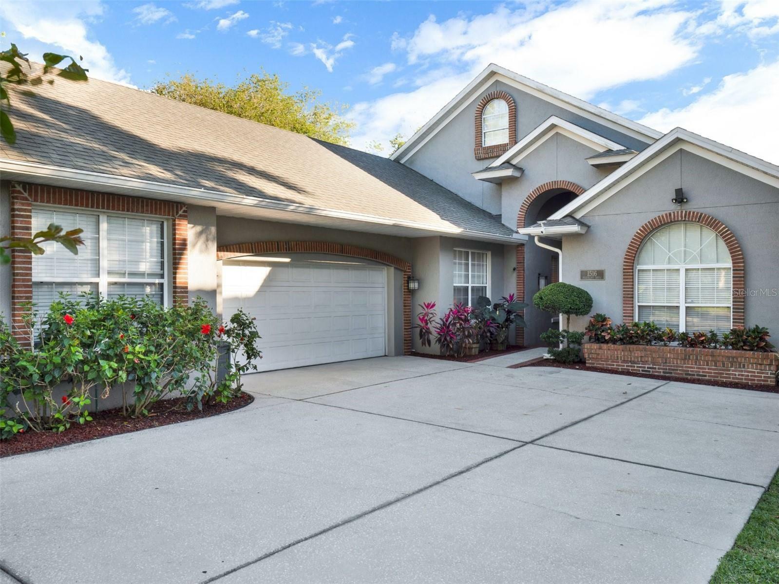 Property Photo:  1516 Briercliff Drive  FL 32806 