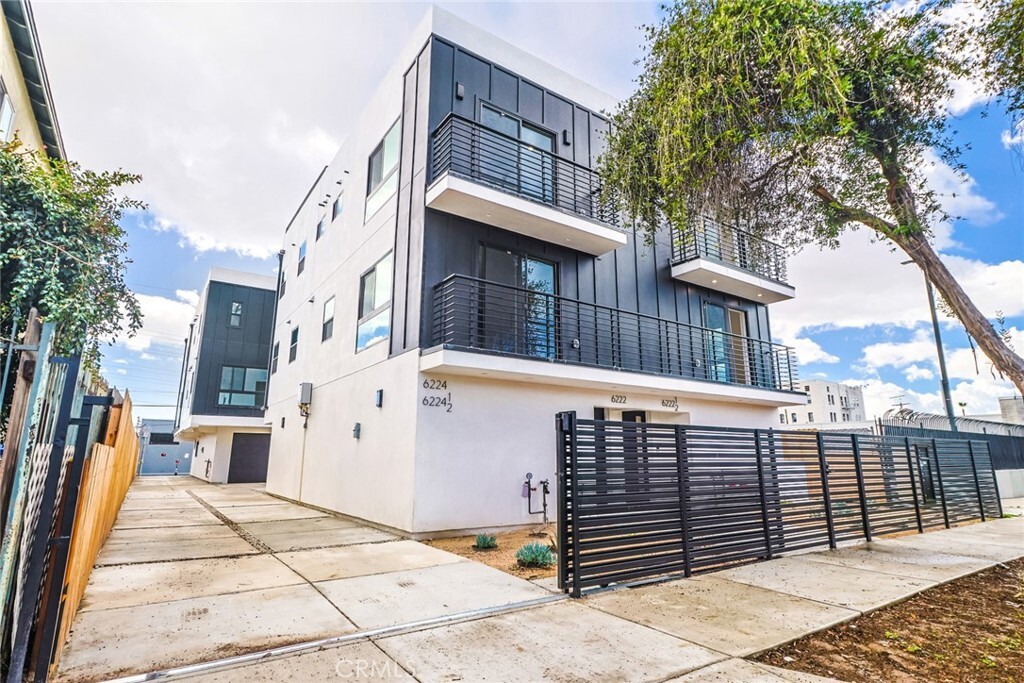Property Photo: 6222 Banner Avenue CA 90038
