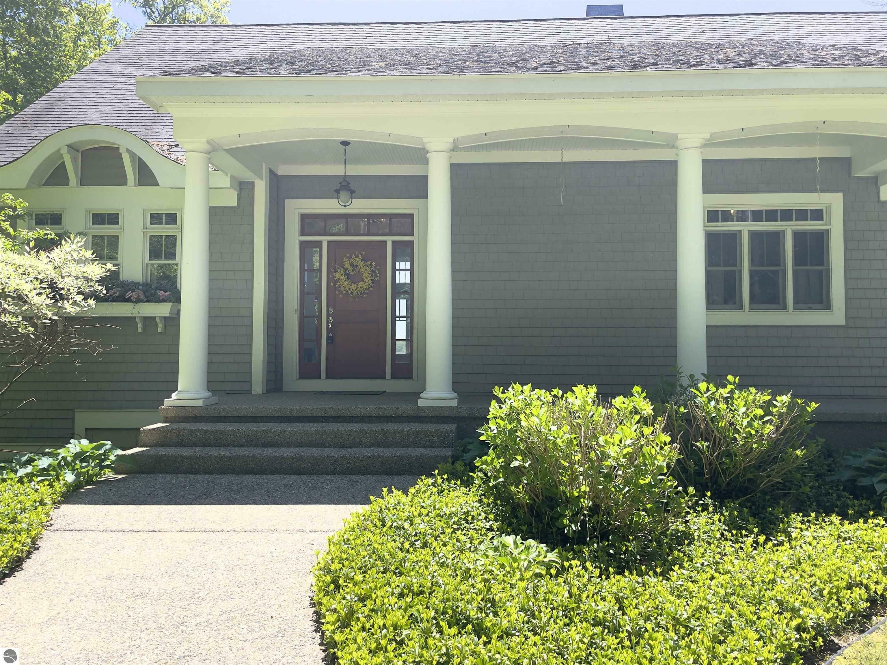 Property Photo:  