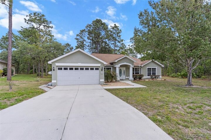 Property Photo: 17 Eugenia Court N FL 34446