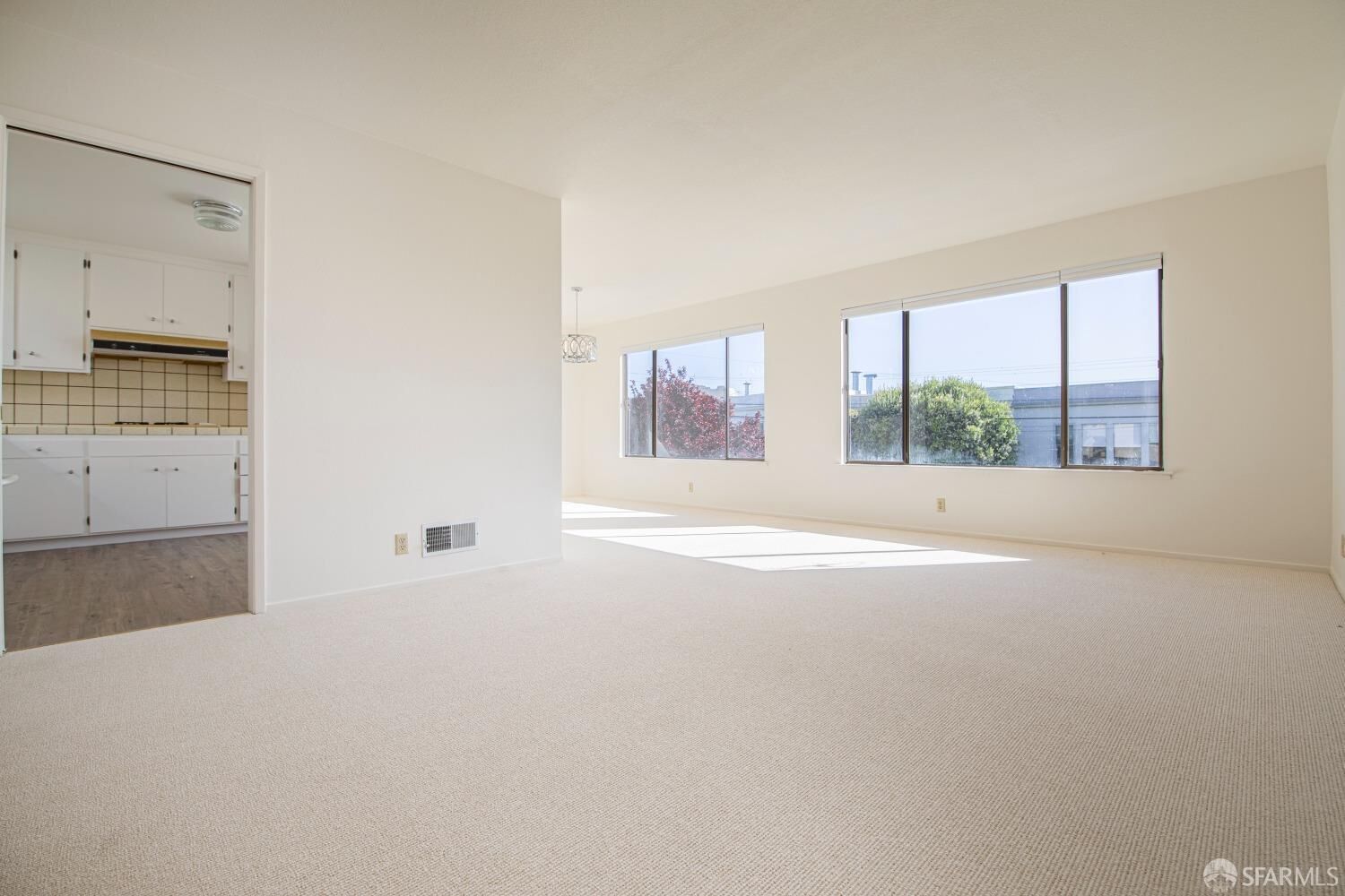 Property Photo: 348 Holyoke Street CA 94134