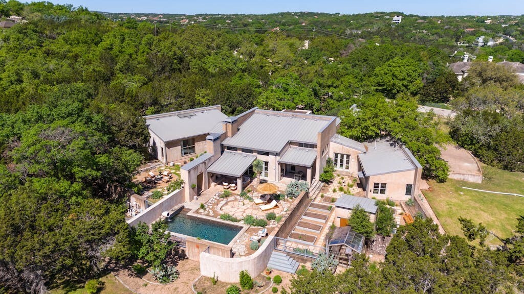 Property Photo: 3507 Caribou Trail TX 78735