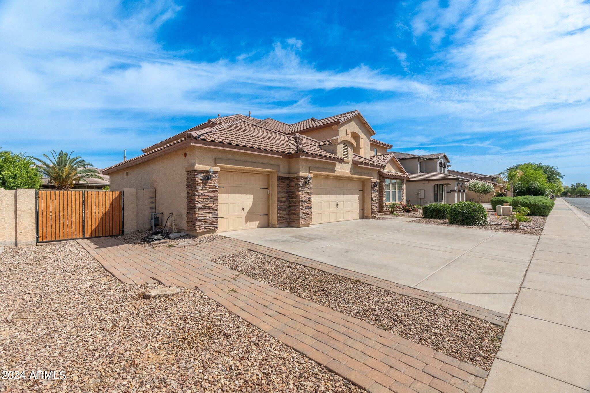 Property Photo:  15334 W Elm Street  AZ 85395 