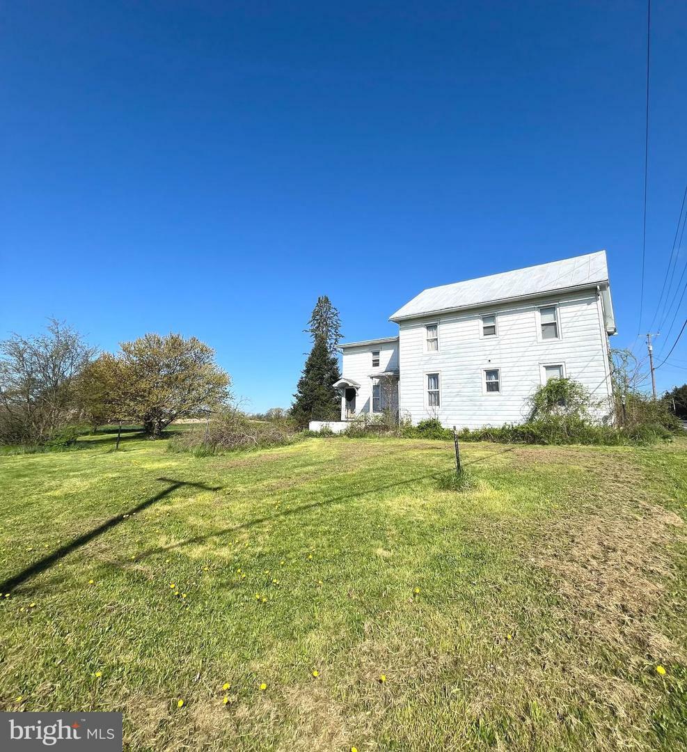 Property Photo:  1707 Laudermilch Road  PA 17078 