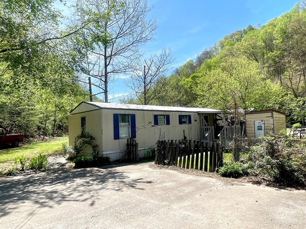 Property Photo: 76 Sullivan Street KY 41555