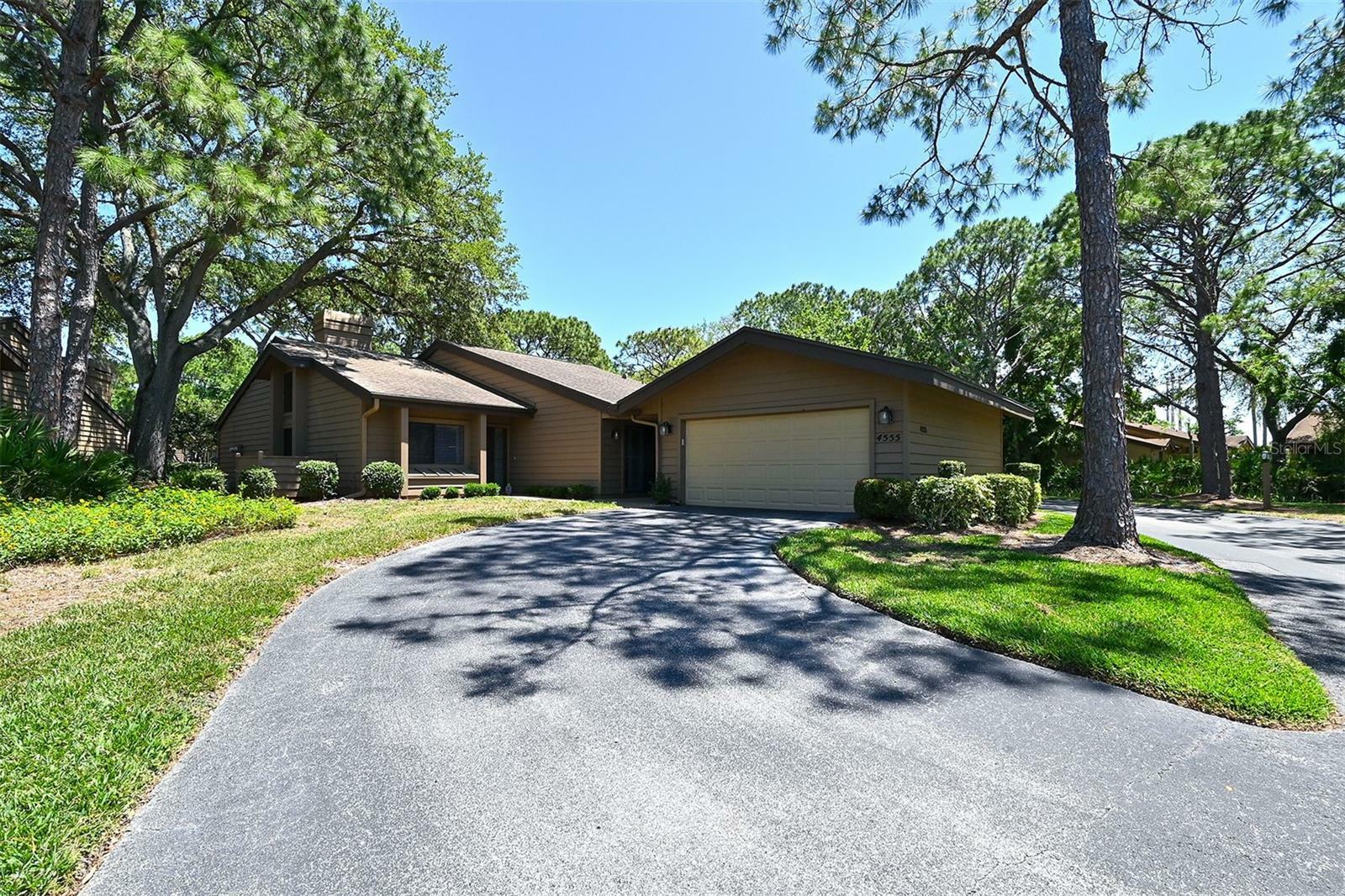 4555 Chandlers Forde 47  Sarasota FL 34235 photo