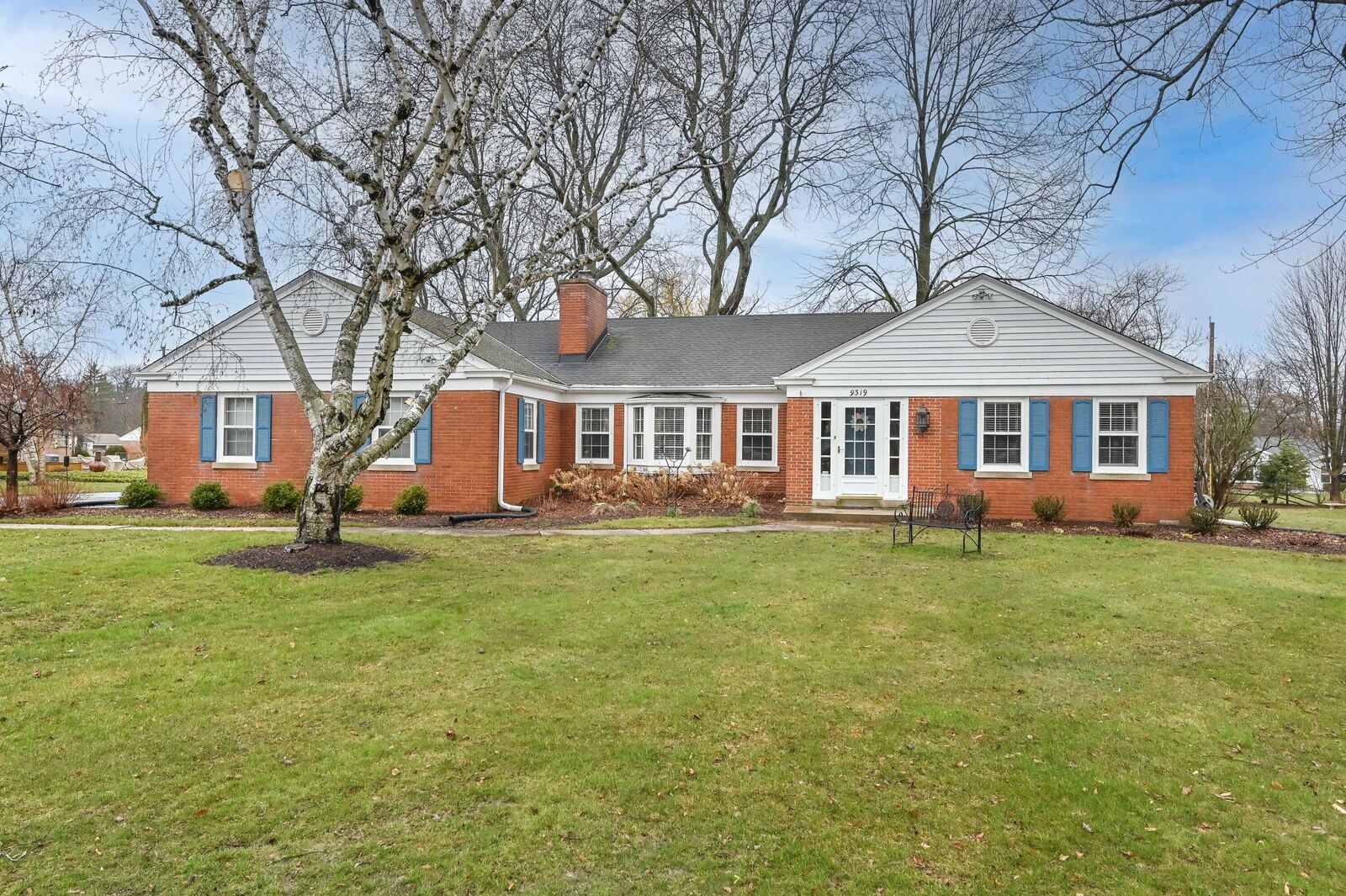 Property Photo:  9319 N Thrush Ln  WI 53217 
