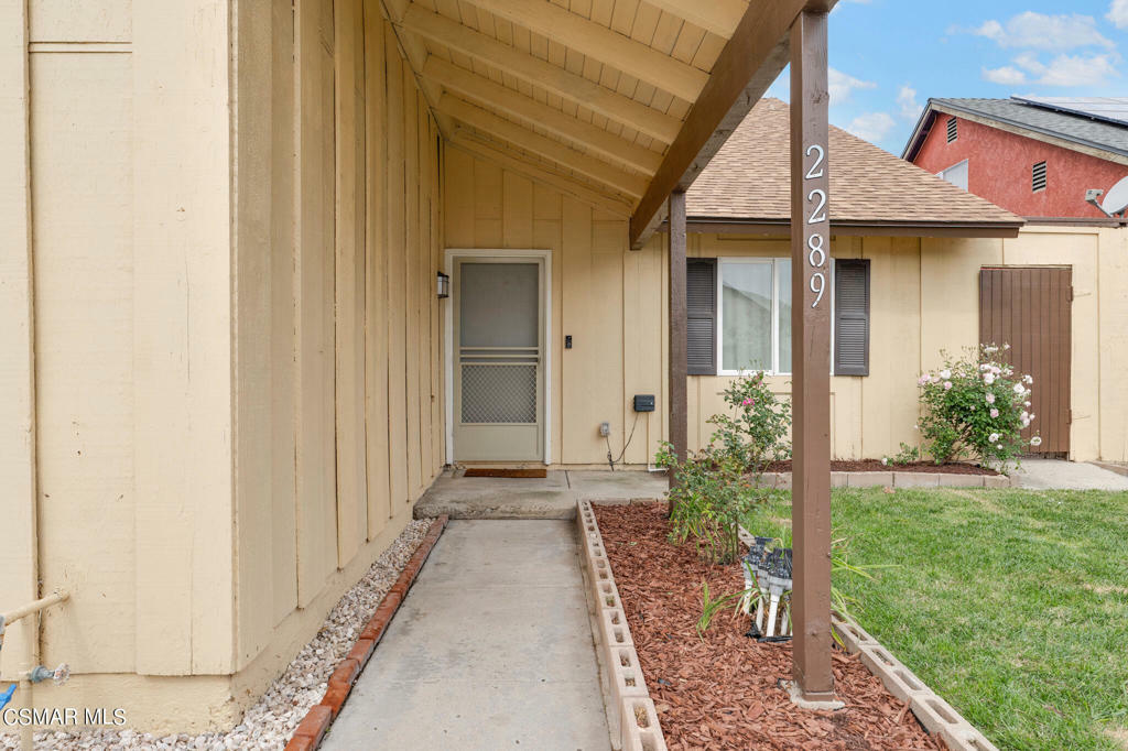 Property Photo:  2289 Marvel Avenue  CA 93065 