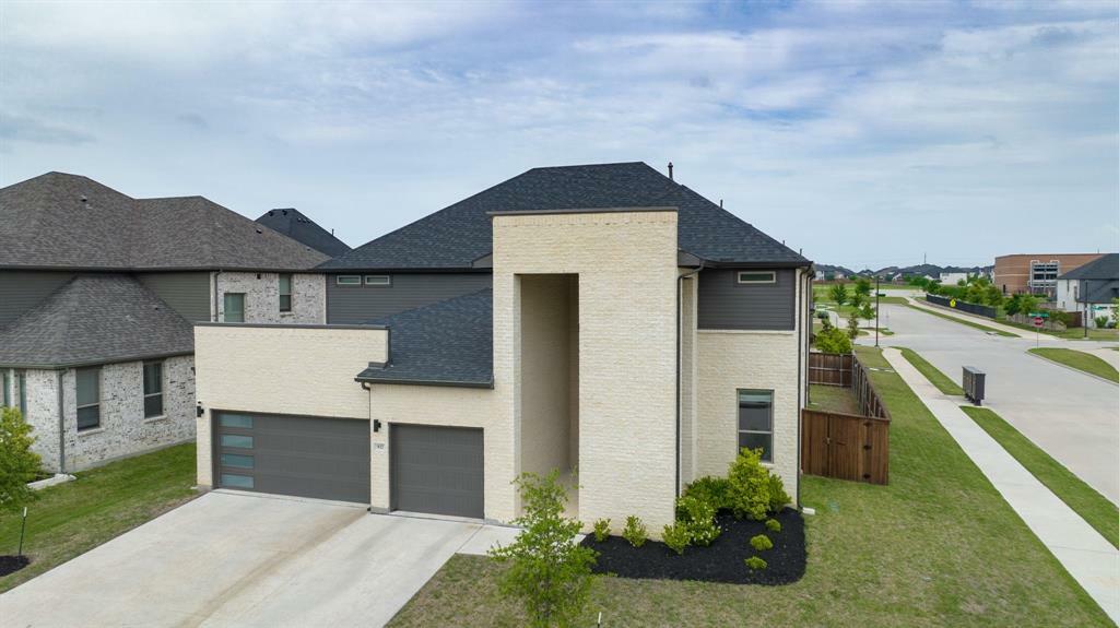 Property Photo:  927 Panorama Drive  TX 75013 