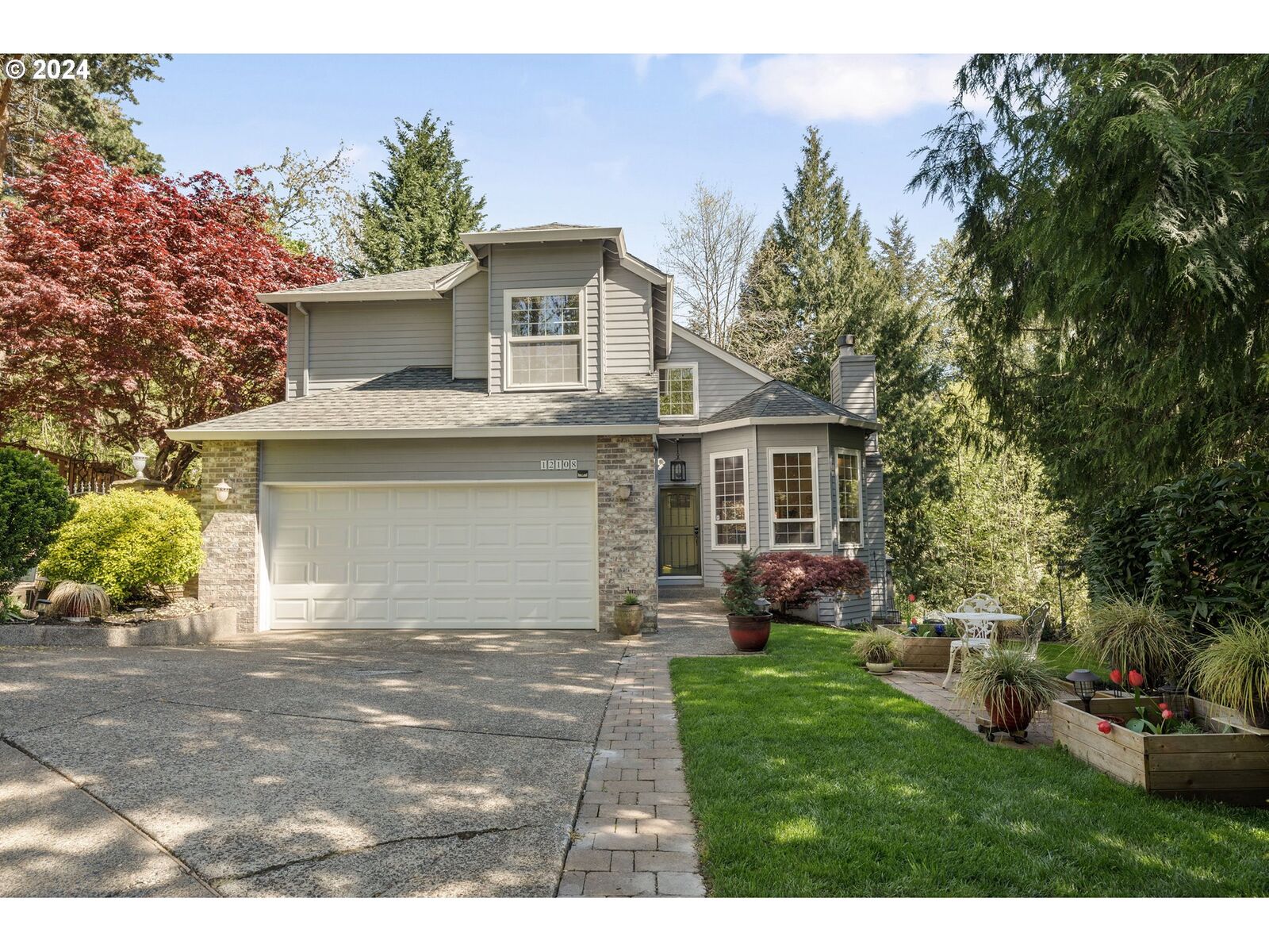 Property Photo:  12108 SW 13th Ct  OR 97219 