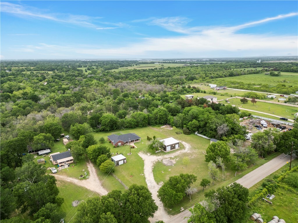 Property Photo:  809 Old Mexia Road  TX 76705 