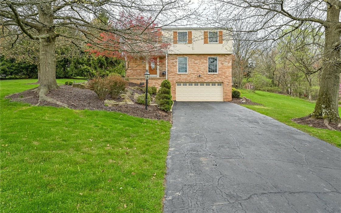 Property Photo:  2101 Coventry Dr  PA 15101 