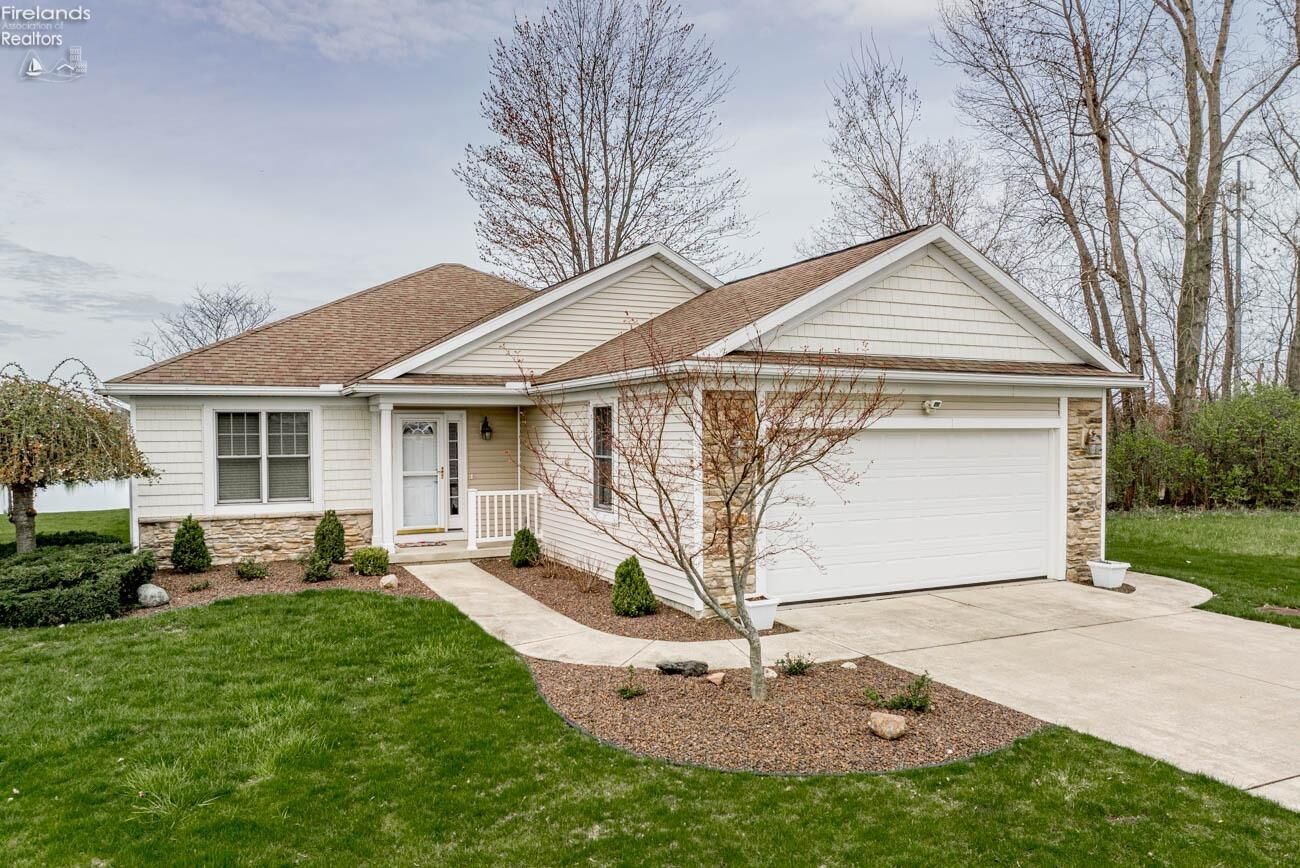 Property Photo:  2060 Dickinson  OH 43420 