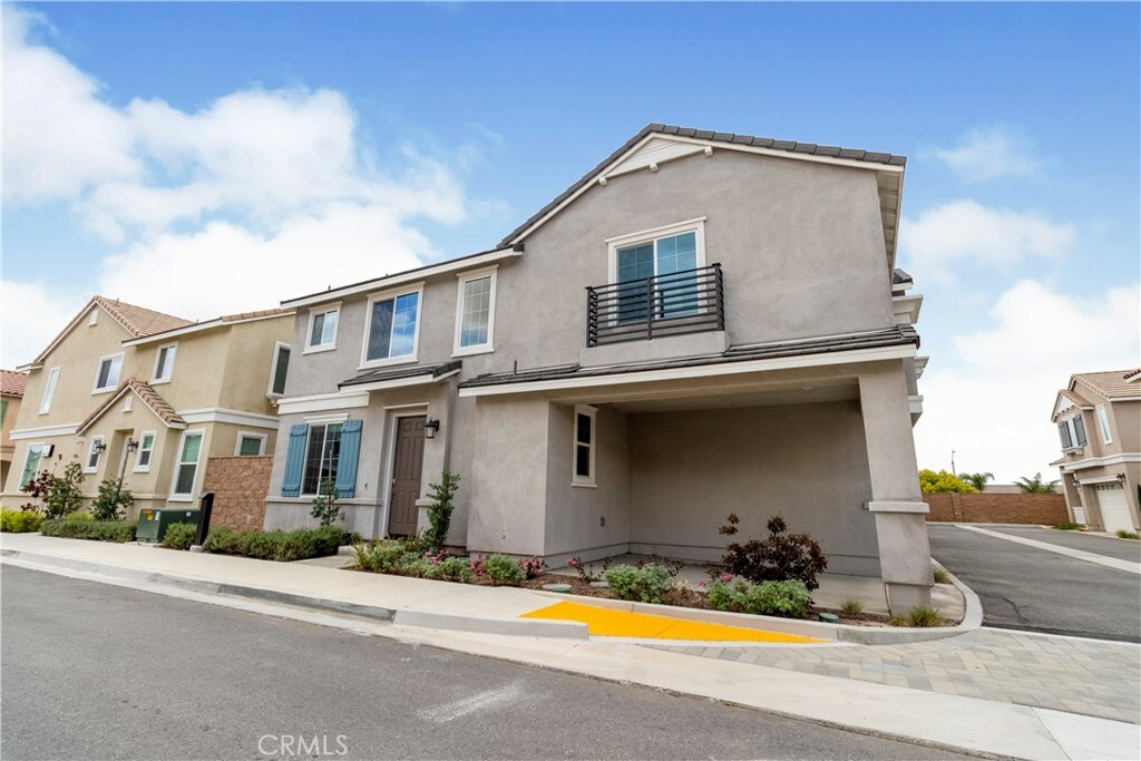 Property Photo:  15169 Ridge Ln 6  CA 92336 