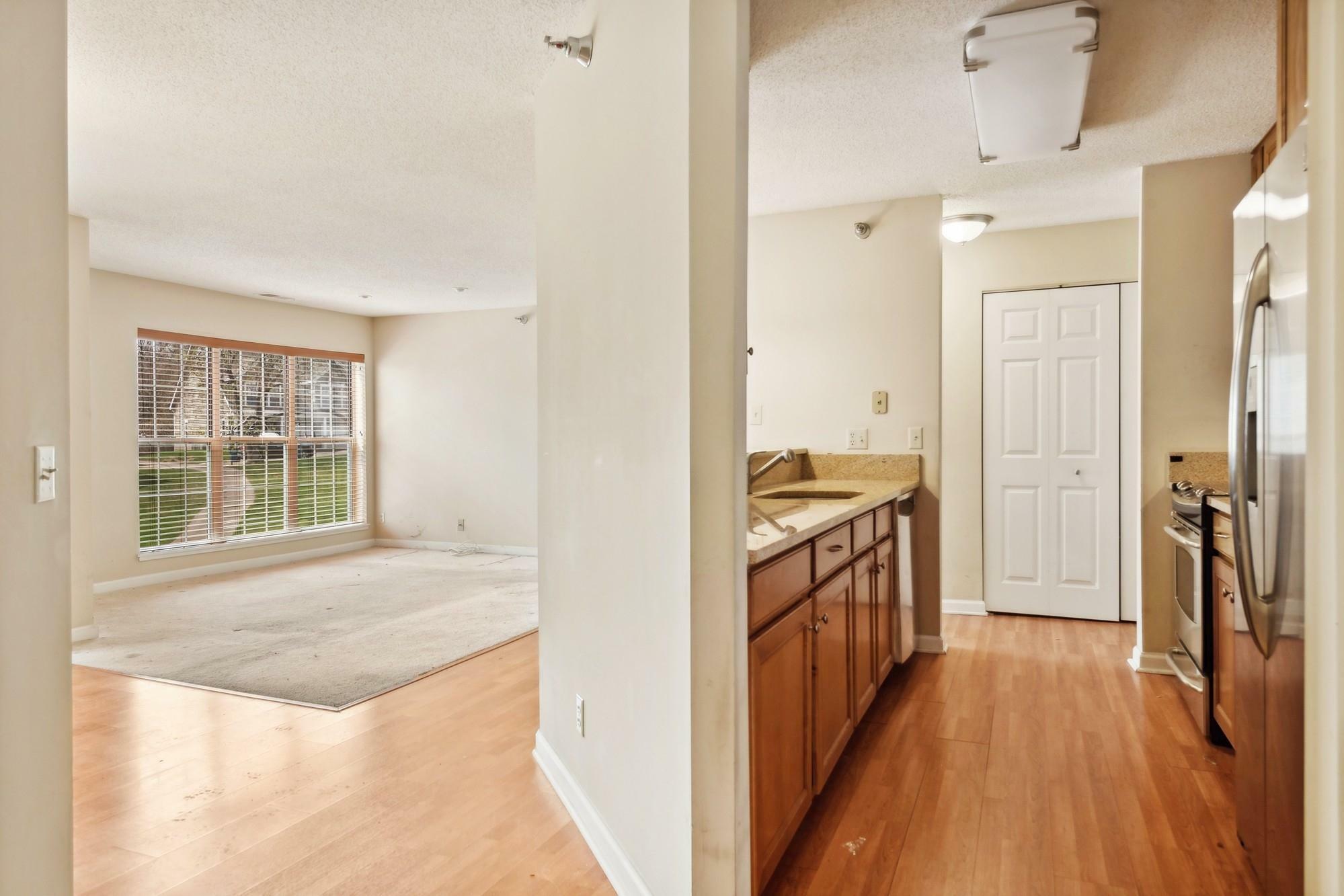 Property Photo:  5988 Chasewood Parkway 104  MN 55343 