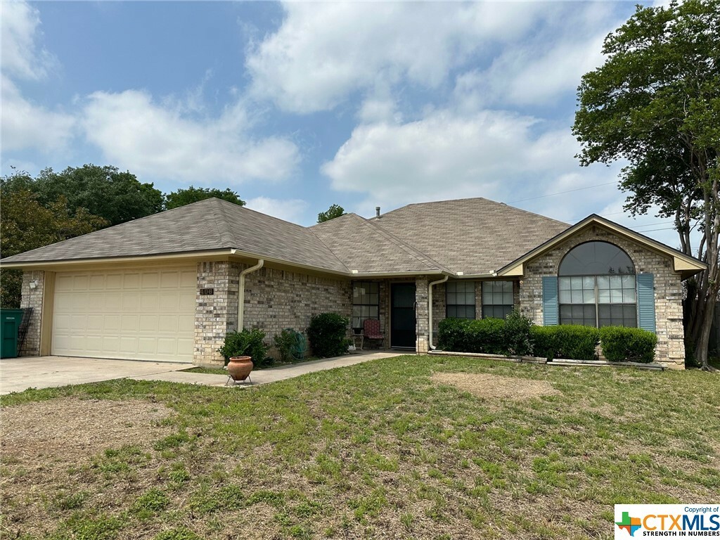 Property Photo:  406 Duece Court  TX 76548 