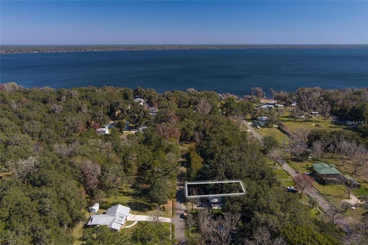 Property Photo:  20825 NE 101st Avenue  FL 32631