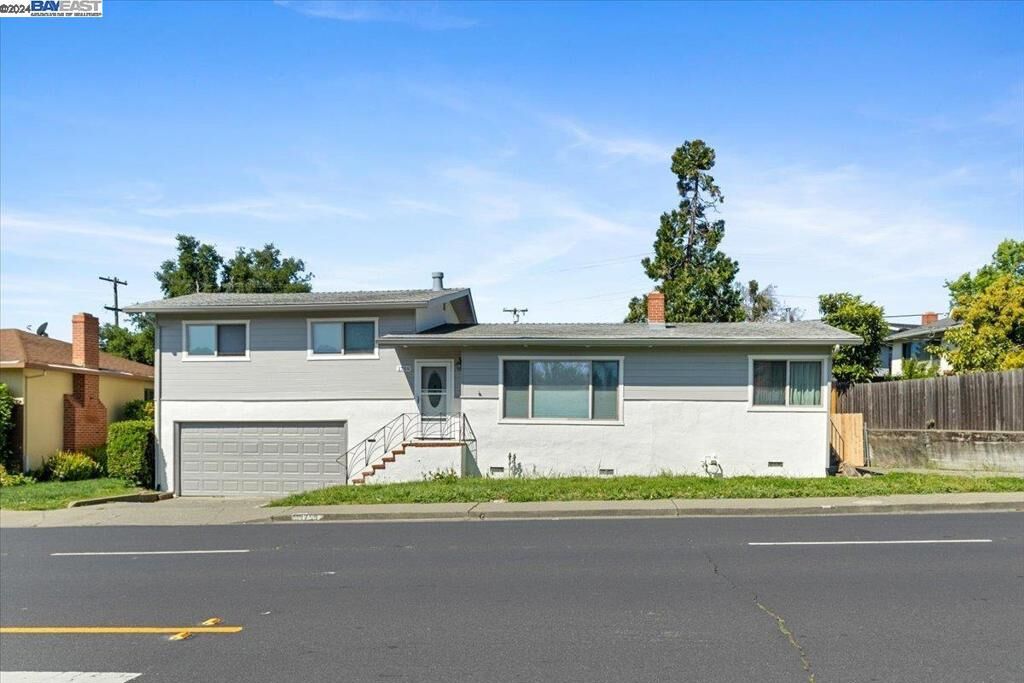 Property Photo: 1759 Tuolumne St CA 94589