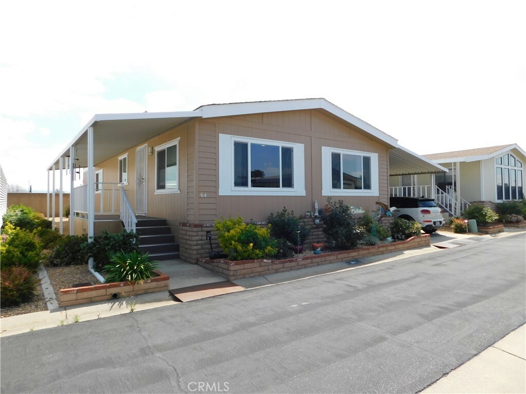 Property Photo:  5700 W Wilson Street 64  CA 92220 