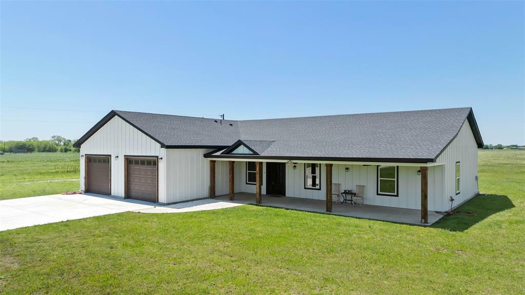 Property Photo: 1355 Triangle Road TX 76272