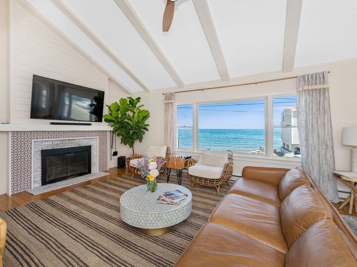 Property Photo:  8 Beach St  MA 01966 