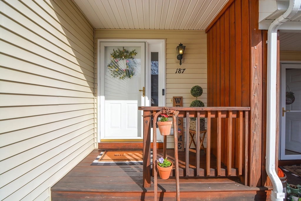 Property Photo: 187 Bridle Cross Rd 187 MA 01420