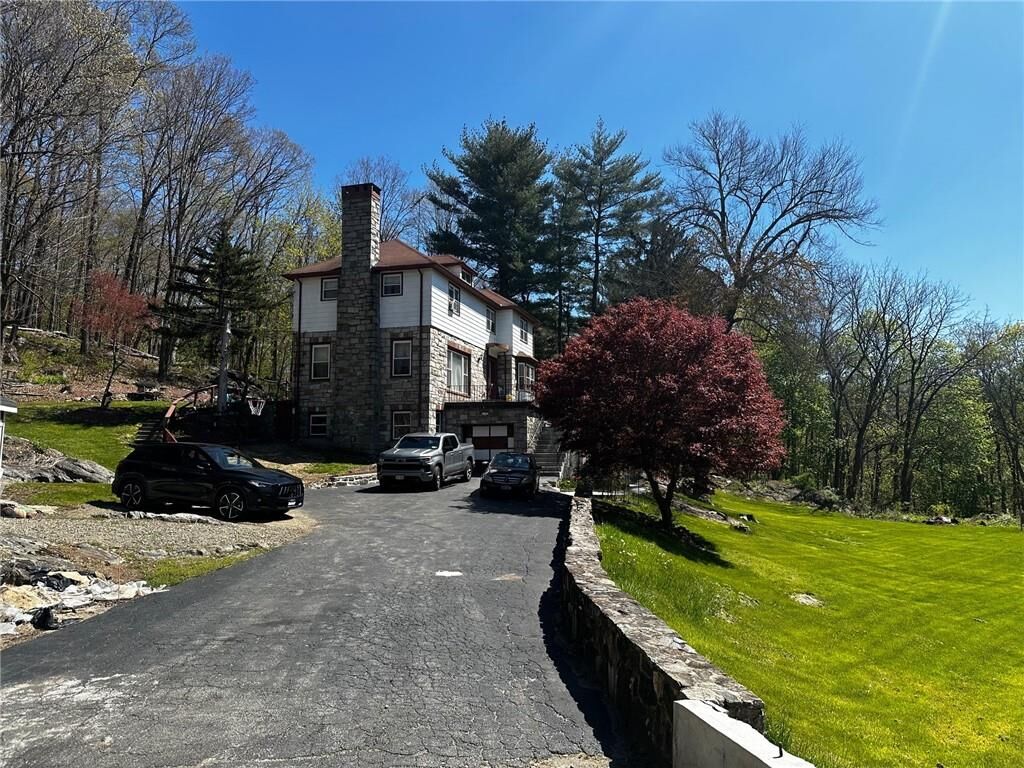 Property Photo:  78 Oscawana Road  NY 10579 