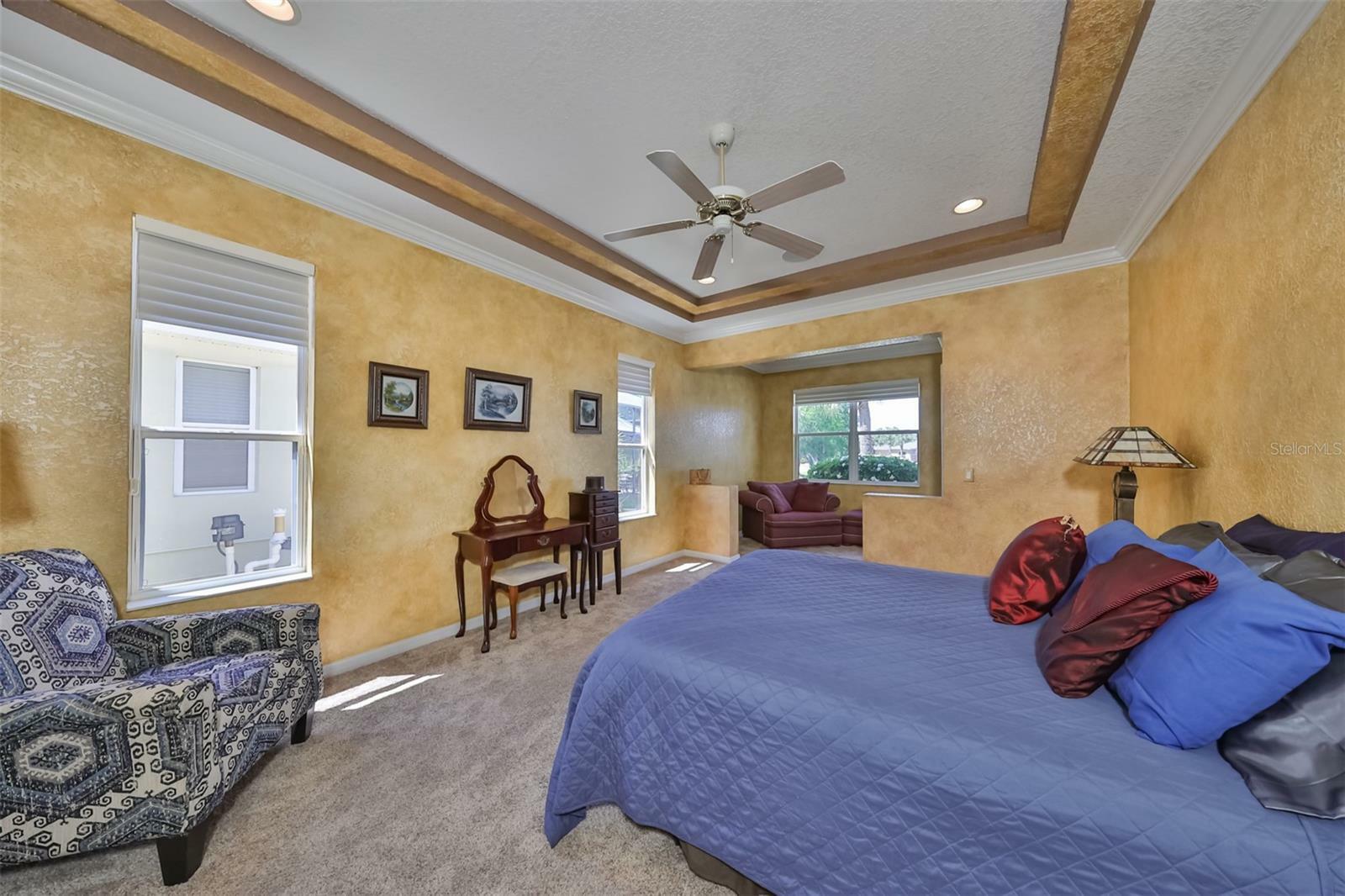 Property Photo:  1007 Emerald Dunes Drive  FL 33573 